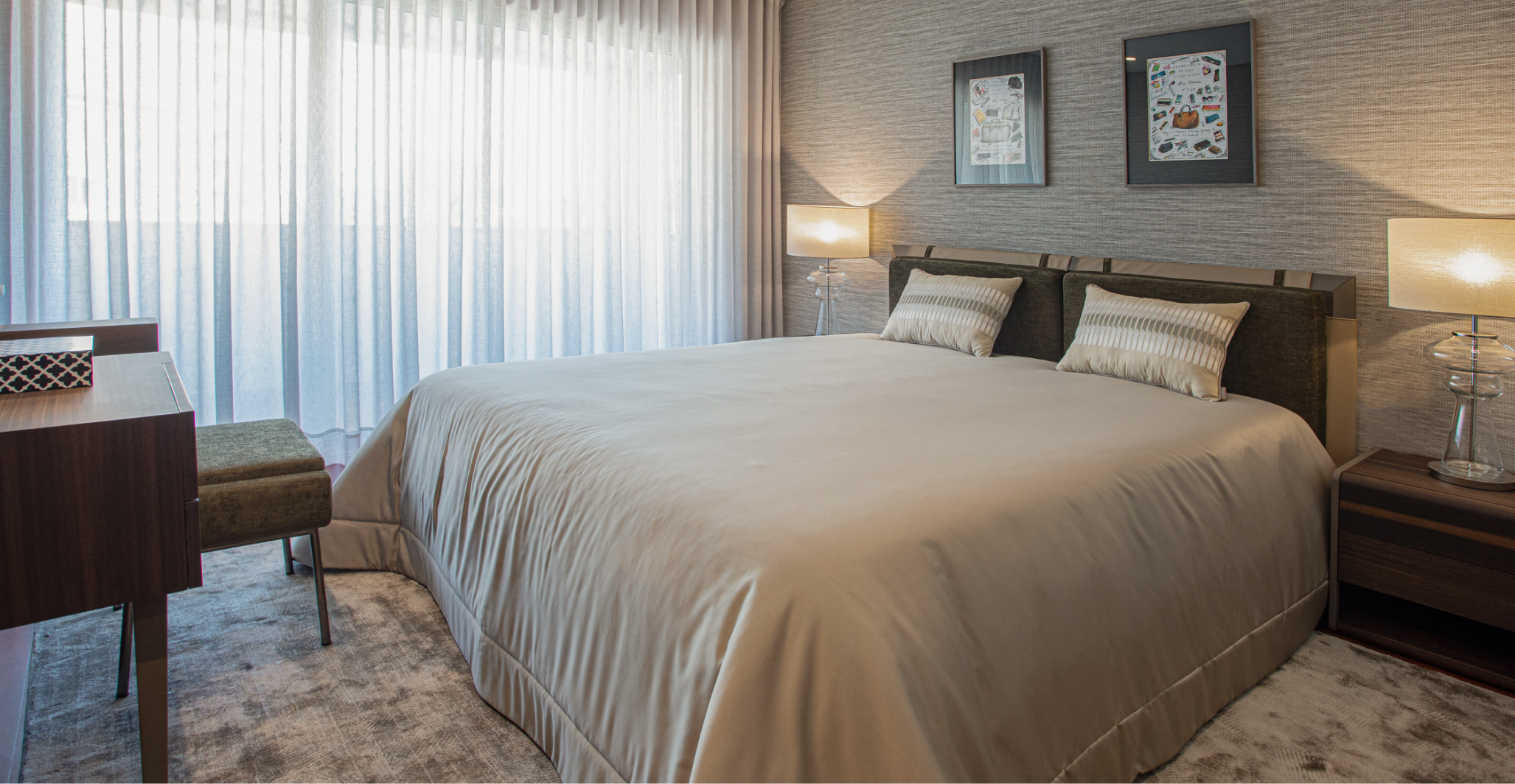 Vista geral de quarto com grandes envidraçados – Apartamento Aviz, Porto – Design de Interiores Conceição Lopes