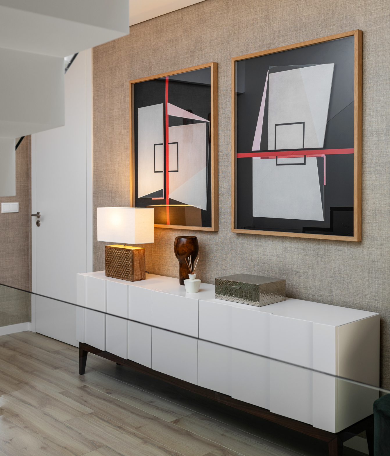 Detalhe decorativo com elementos naturais e texturas – Moradia Cabo do Mundo – Conceição Lopes