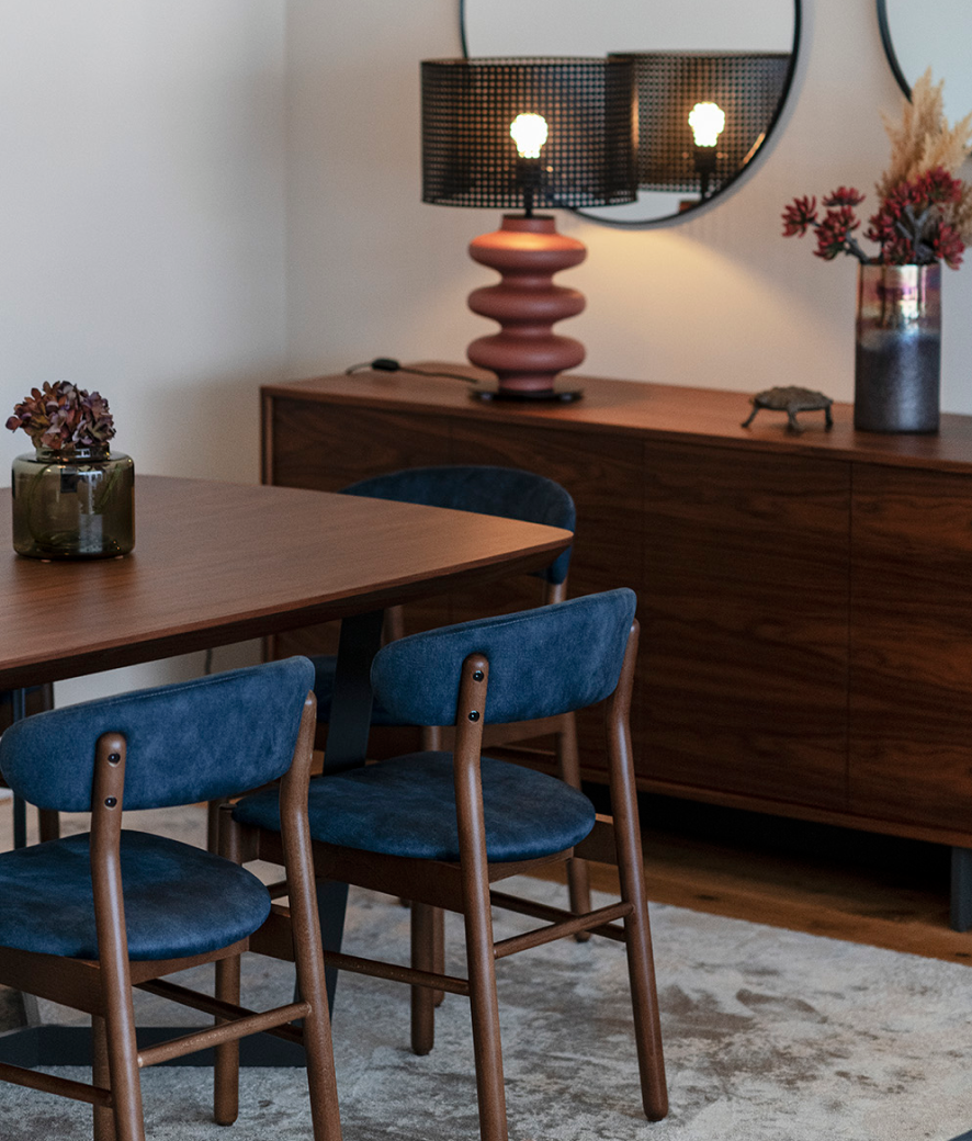 Cadeiras de refeições azuis – Apartamento Gaia – Design de Interiores Conceição Lopes